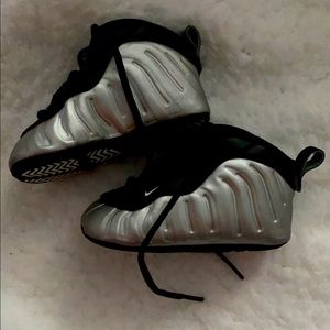 Infant Nike Foams